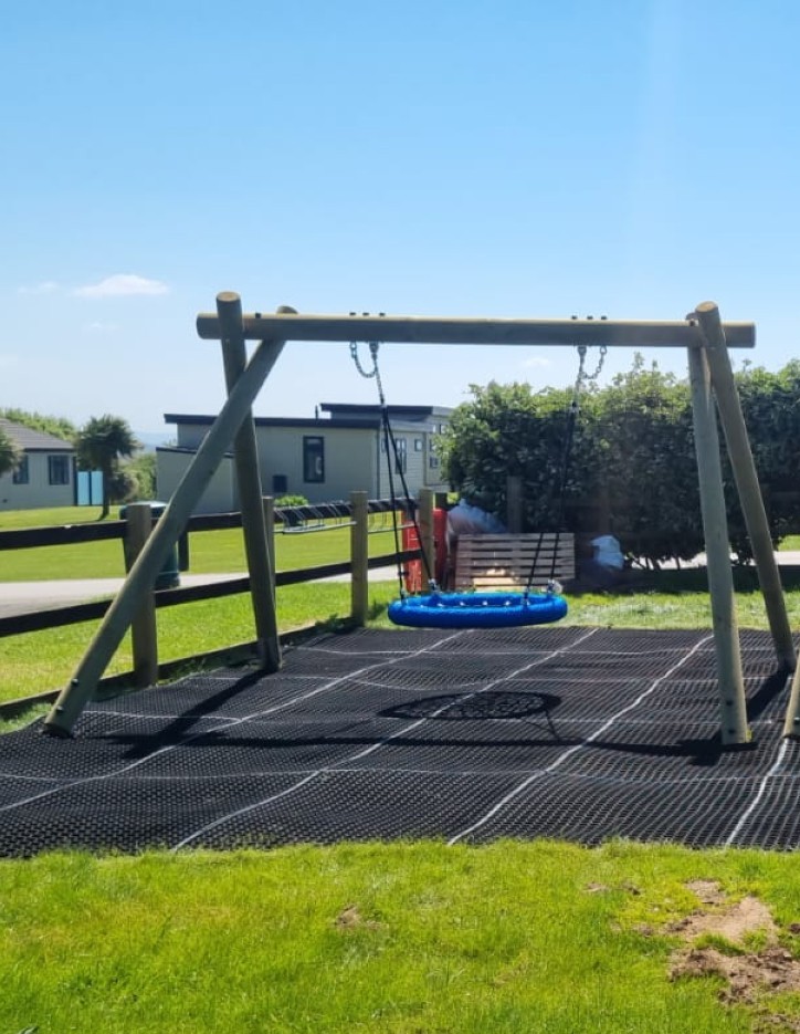 Basket Swing Basket Swing & Grass Mats