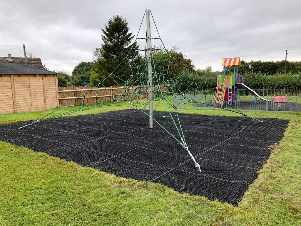 IMG-20190911-WA0010 4m Activity Net & Grass Mats