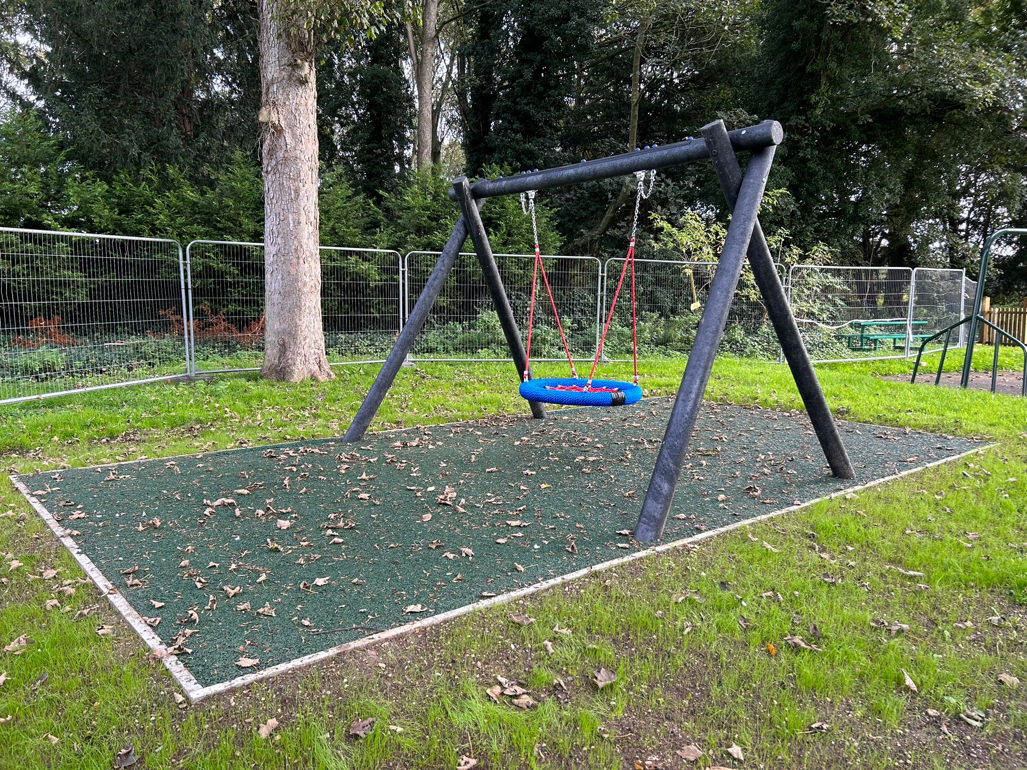 IMG-20231017-WA0014 Basket Seat Swing - Recycled Plastic - with PlayBond.