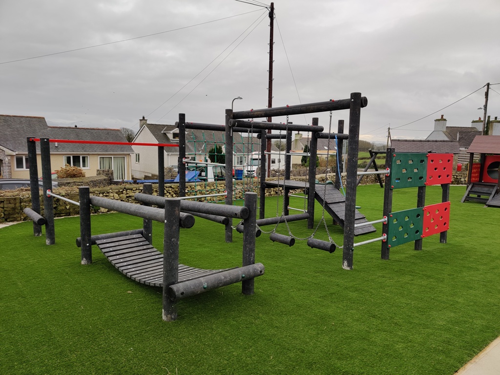 IMG_20200129_115424 PlayMaster - Recycled Plastic - with Artificial Grass